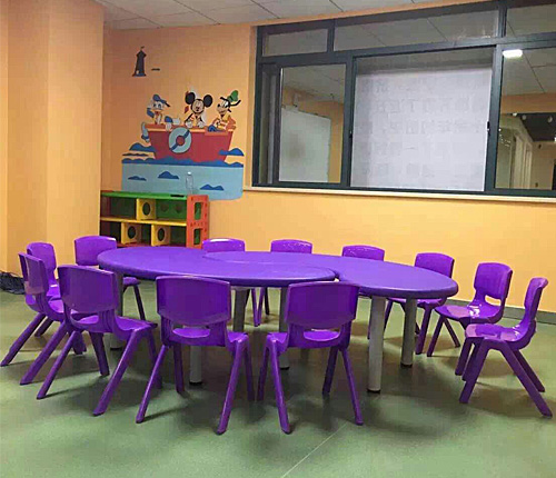 吹塑機(jī)月亮桌