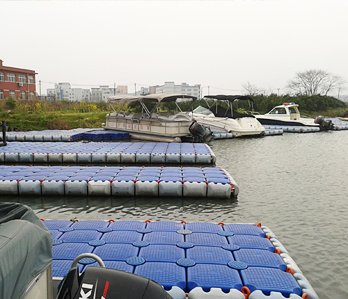 吹塑機(jī)水上浮桶 吹塑機(jī)水上浮桶